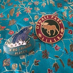 Alaska enamel pins - Denali Park and King Salmon